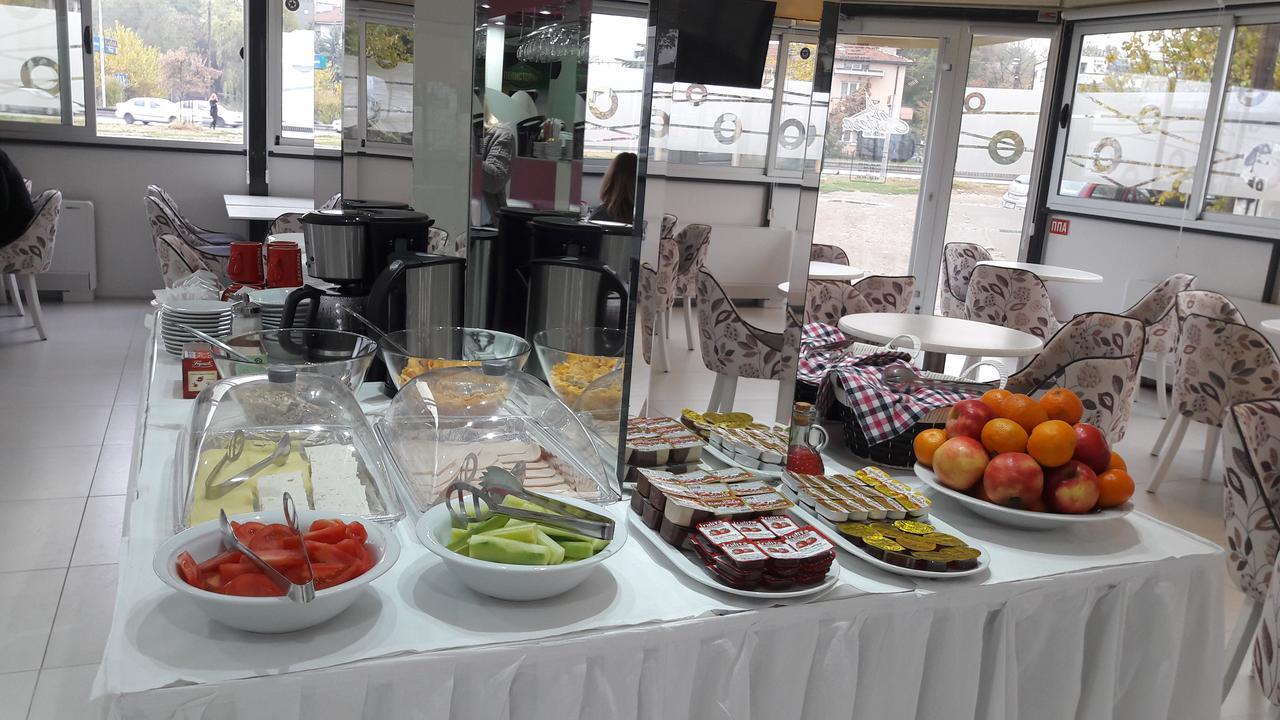 Astera Apart Hotel Skopje Ngoại thất bức ảnh