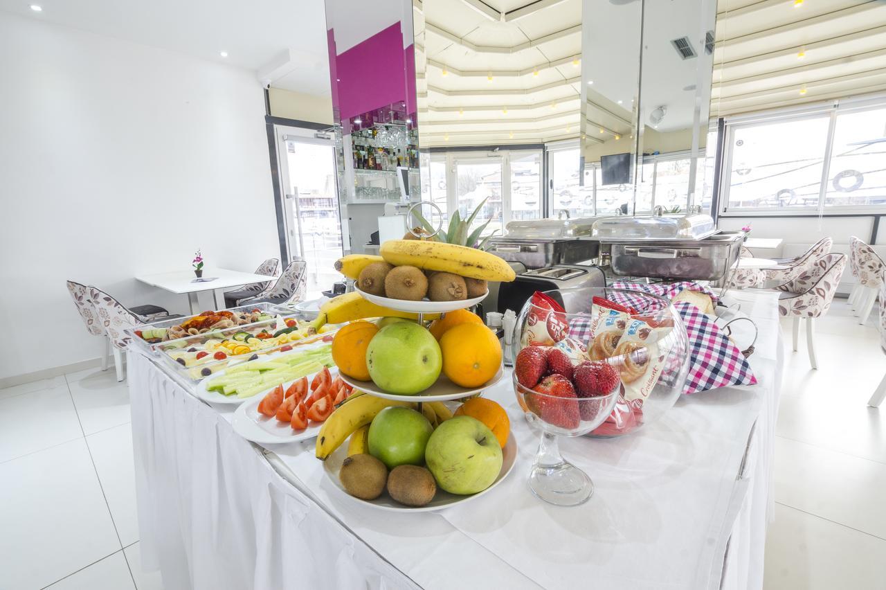 Astera Apart Hotel Skopje Ngoại thất bức ảnh